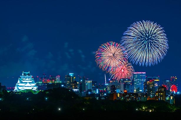 2025年から秋開催となり、真夏に比べて参加しやすくなった「なにわ淀川花火大会」