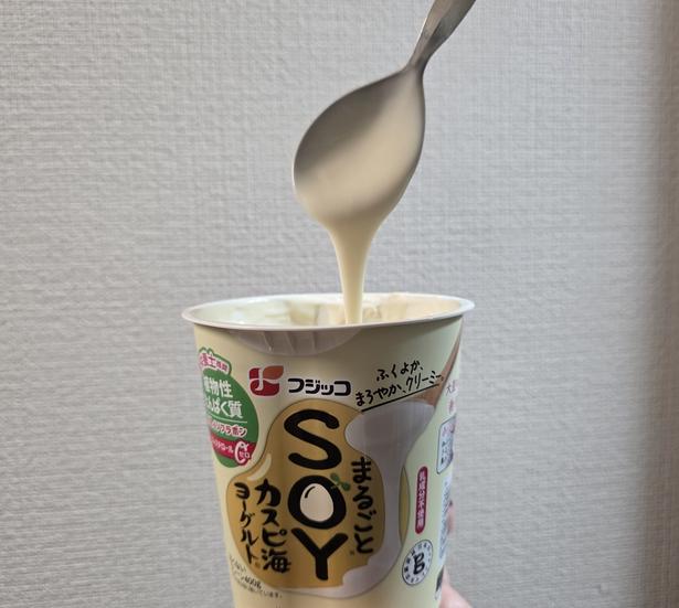 もはやヨーグルトというより、出来立ての『寄せ豆腐』や『濃厚な湯葉』のよう！ 