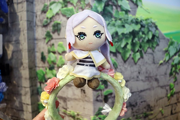 淡い色合いがかわいい、フリーレンの「カチューシャ」(3600円)
