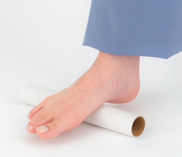 フットケアリストに教わる「寝指ほぐし」で気になる脚をスッキリ