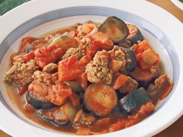 ひき肉のなすのトマト煮 レシピ考案／満留邦子　撮影／高杉純