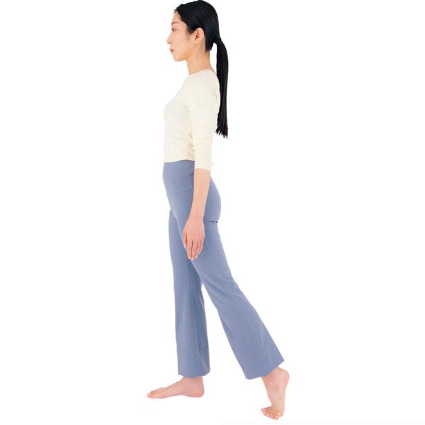 歩くときは後ろ足を長く残す 撮影／後藤利江