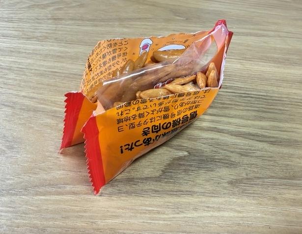 机の上で自立!(▶次へ) 撮影/ひろ