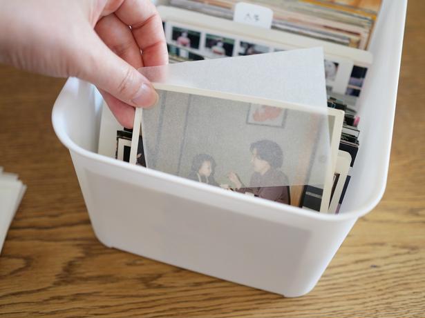 紙を1枚挟むだけでくっつき防止に▶最後に湿気対策 (C)asasa