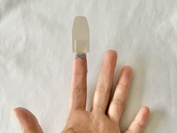 切り込みを先端に合わせる（▶次へ） 撮影／さわ子