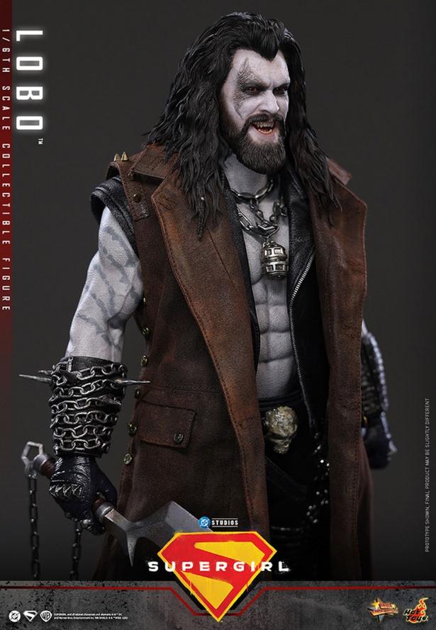 マッチョなボディもそっくりそのまま(「【ムービー・マスターピース】『スーパーガール』1/6スケールフィギュア ロボ」)