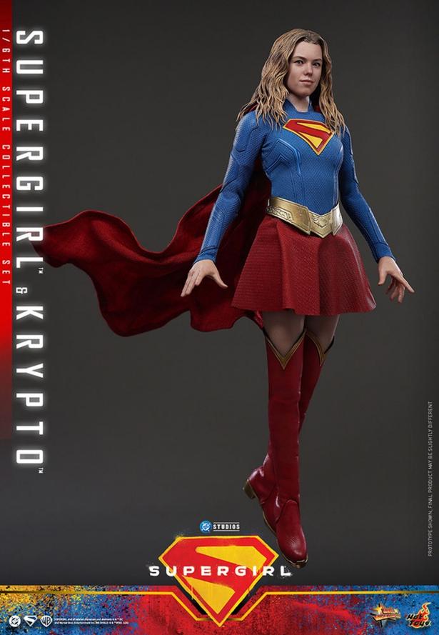 可動やワイヤーによって宙に浮くポージングも可能だ(「【ムービー・マスターピース】『スーパーガール』1/6スケールフィギュア スーパーガール＆クリプト」)