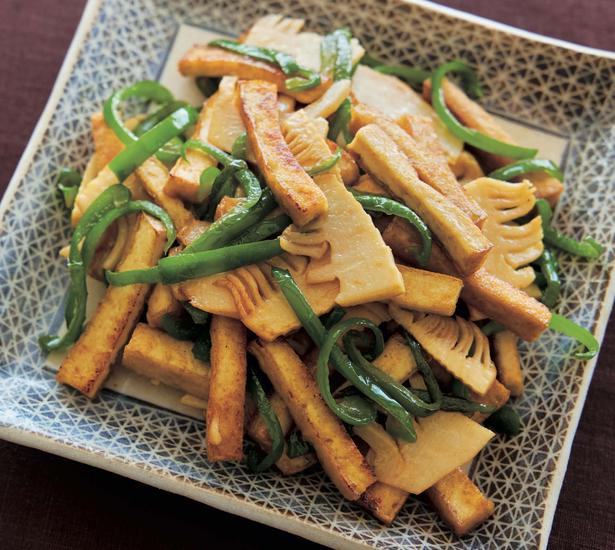 やわらかな厚揚げと歯ざわりのいい野菜の組み合わせが楽しい「厚揚げの青椒肉絲風」 レシピ考案/市瀬悦子　撮影/川上朋子