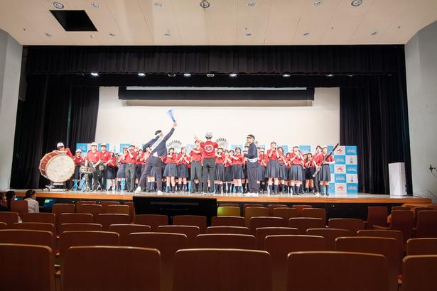 吹奏楽部による応援メドレーは、本番さながらの大迫力！