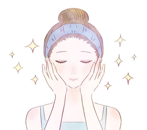 手のひらで優しく「重ね付け」をするのがポイント