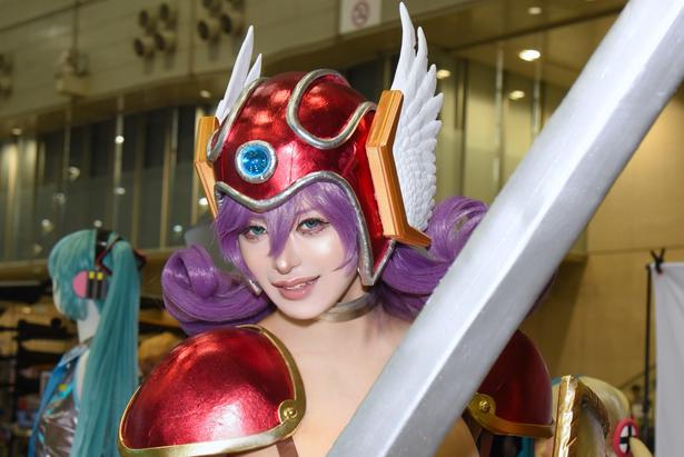 「ドラゴンクエストIII そして伝説へ…」女戦士に扮したKURUMIさん