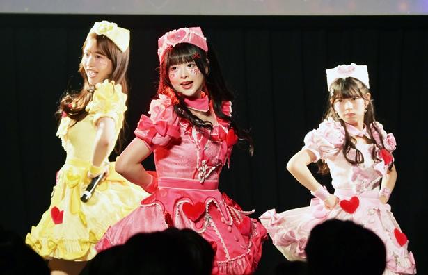 MEOWMEW 2ndワンマンライブ「100%CHARGE」より