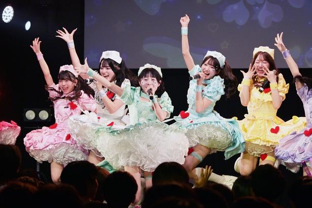 MEOWMEW 2ndワンマンライブ「100%CHARGE」より