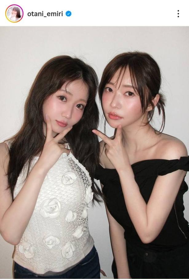 【写真】＝LOVE・大谷映美里&指原莉乃、2人でギャルピースの仲良しオフショット