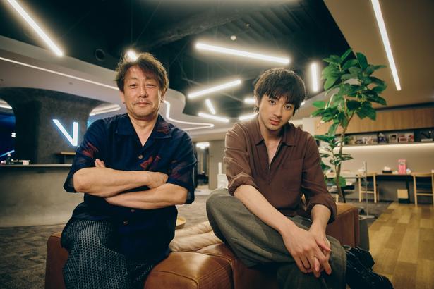 本作を通して世界との距離を意識した様子の山田裕貴と森井輝プロデューサー