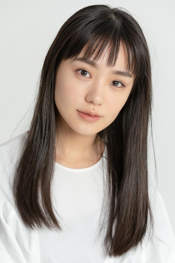 【写真を見る】主演、奈緒が演じるのは、広告会社で働く29歳の非正規WEBデザイナーのみつ