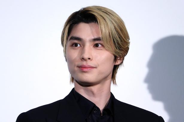 本田響矢ら“ブルズ”8人が集結する笑顔とともに最終話ディレクターズ