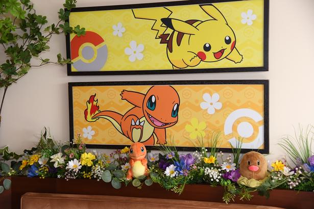 ピカチュウやヒトカゲのイラストを展示