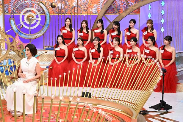 高嶋ちさ子と12⼈のヴァイオリニストがスタジオに勢ぞろい