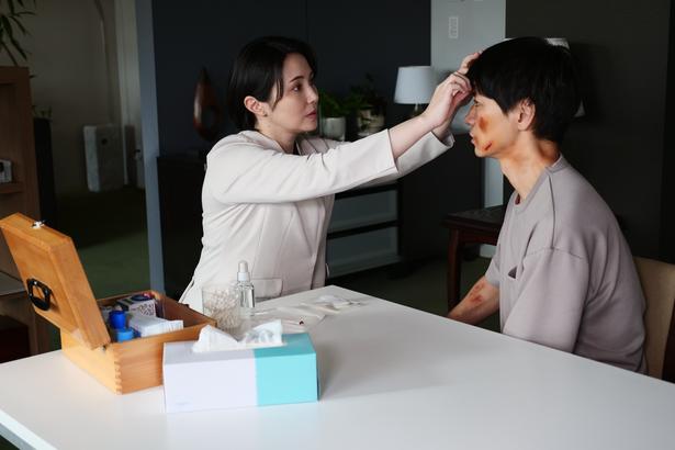「世にも奇妙な物語FODの特別編」「明日から来た男」美村里江(写真左)と細田善彦