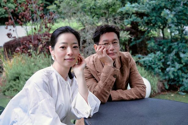 【写真を見る】30年来の友人である井浦新と市川実和子だからこそ表現できた『トロフィー』の夫婦像