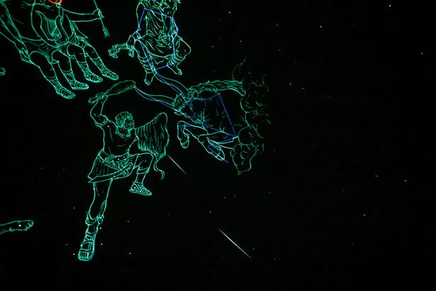 【写真】流れ星がテーマの『流れ星を探して feat. BUMP OF CHICKEN』では、本物のような流星群を目撃することができる