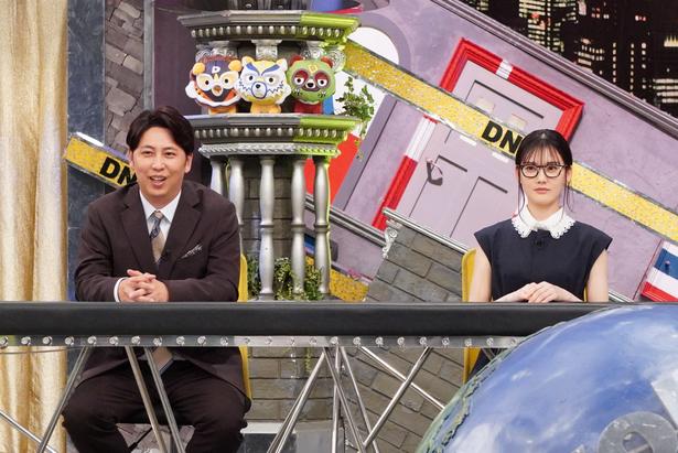 (左から)屋敷裕政(ニューヨーク)、北香那
