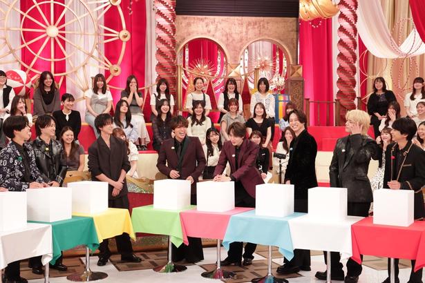 (左から)松島聡、猪俣周杜、山下智久、原嘉孝、橋本将生、寺西拓人、篠塚大輝、佐藤勝利