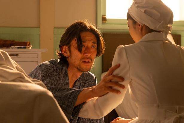 山本(本田大輔)の願いを叶えるべく、りん(見上愛)は看護師としてのタブーを犯す