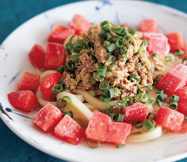 トマトとさばみそのぶっかけ冷やしうどん レシピ考案/上島亜紀 撮影/木村 拓