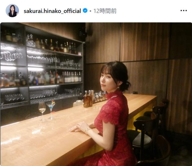 【写真】桜井日奈子、バーカウンターで佇む姿…ドラマ「コンサルタント―死を執筆する男―」のオフショット