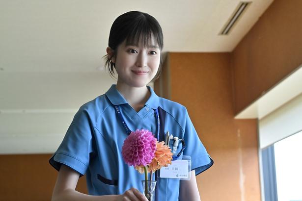「勿忘草の咲く町で ～安曇野診療記～」で主演を務める福本莉子にインタビューを実施