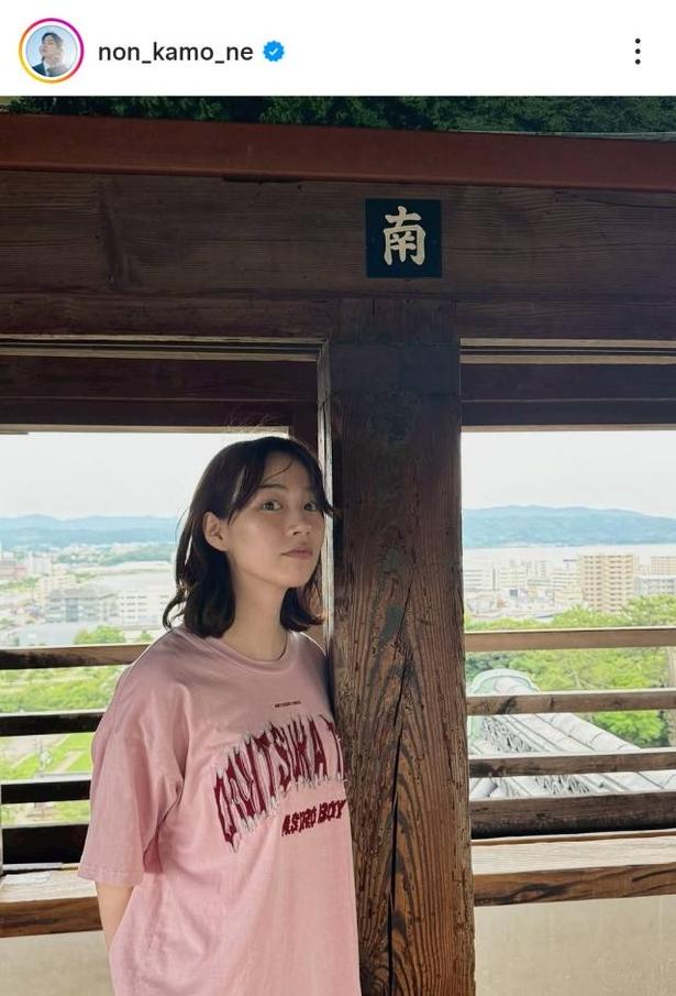 【写真】のん、松江の街並を背景にオフショット公開