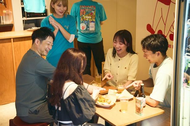 連携店舗では店員さんがキャンペーンTシャツを着用していることも