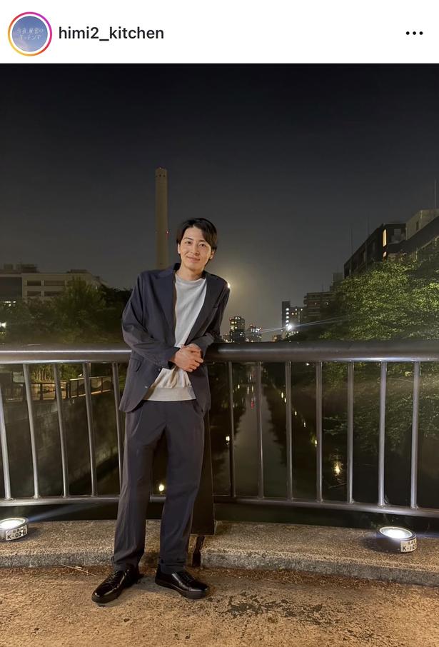 【写真】高杉真宙、ジャケットを羽織り夜風に吹かれる“幻想的ショット”