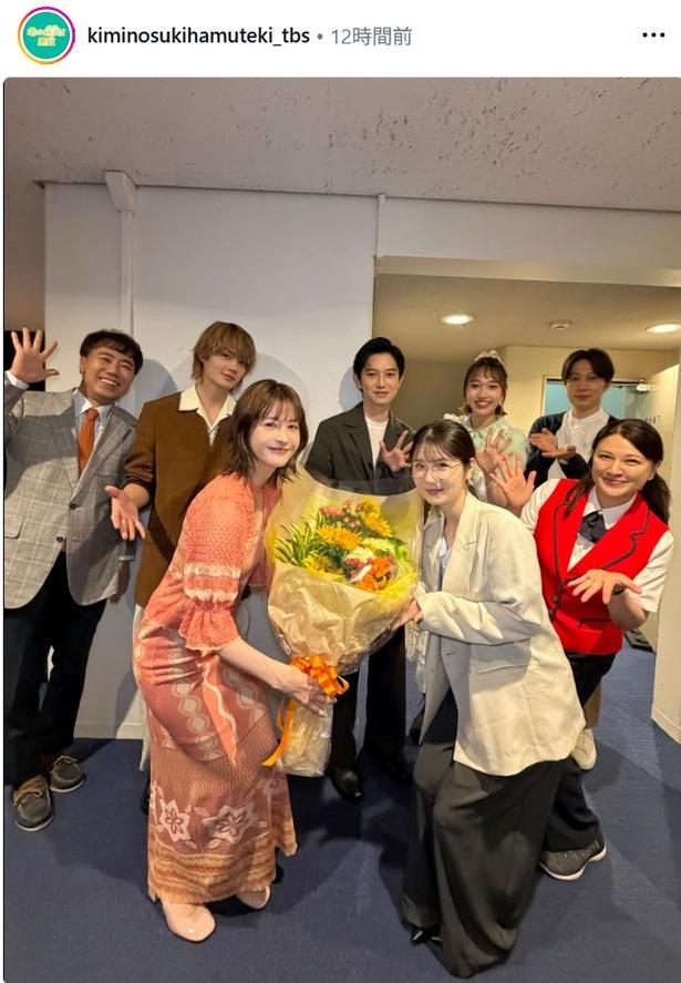 【写真】松本若菜&佐野勇斗らドラマ出演者、小野花梨の誕生日をお祝い