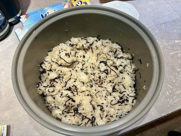 【写真】クリームチーズと塩昆布を使った「昆布おにKiri」