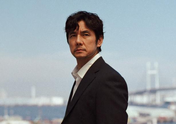 二児同時誘拐事件を再び追う新聞記者・門田次郎を演じる西島秀俊