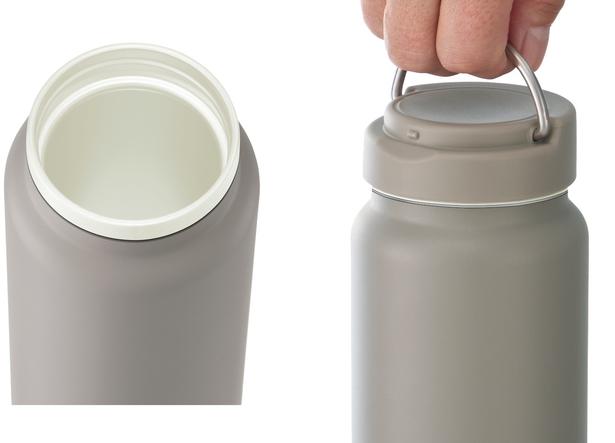 内側はセラミック塗膜加工で汚れや匂いが残りにくく、食洗機にも対応。フタは持ち運びに便利なハンドル付きだ