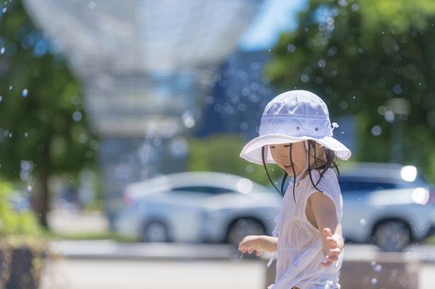 2026年の夏も全国的に気温が高く、厳しい「猛暑」が予想されている。特に7月下旬から8月上旬にかけては、気温40度を超える酷暑日の恐れも。暑さ対策には十分注意したい