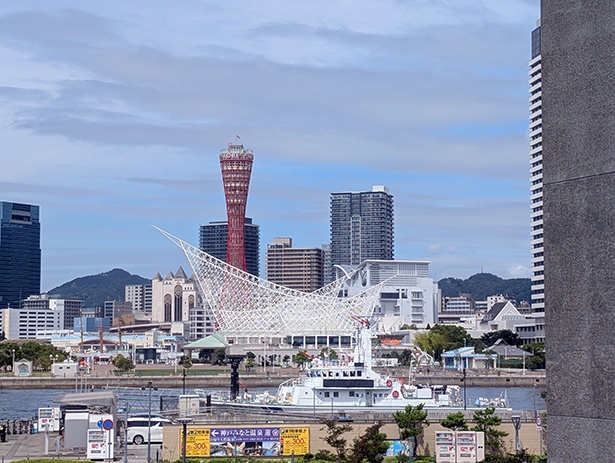 「ROOFTOP 展望テラス」からは、メリケンパークを一望できる