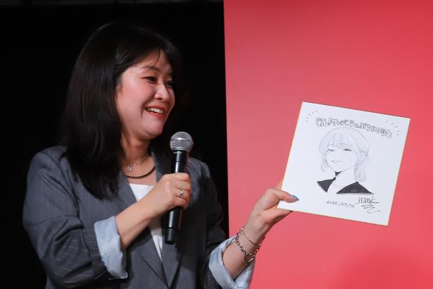 「だいぶかわいく描いてもらってる」と声が上がった、稲田さんの似顔絵。稲田さんも「キャー！うれしい！」と声を弾ませていた
