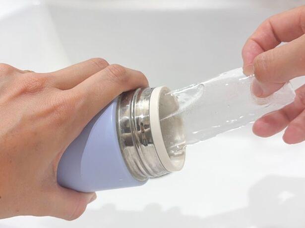 水筒に入れやすいスティック氷(▶お茶で作ると…) 撮影/こぽり