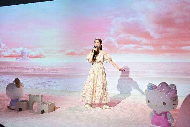 ピンクのビーチは“映える写真”の撮影にぴったり！