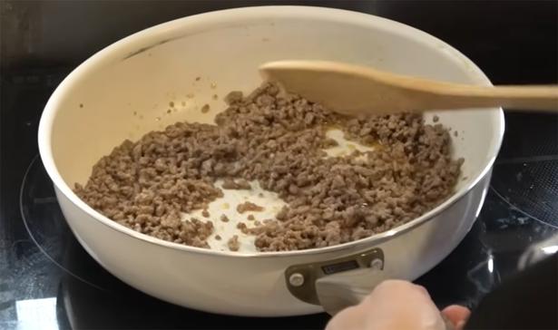 カリカリに炒まったひき肉 トゥンクックチャンネルより