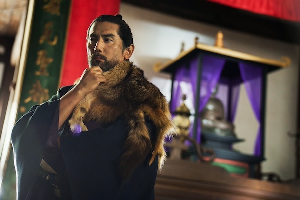 城中の有岡城の城主・荒木村重(本木雅弘さん)