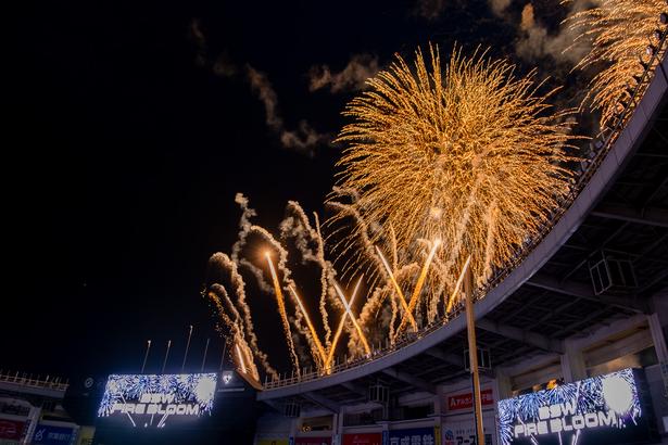 大きな花火はZOZOマリンスタジアムの名物でもある