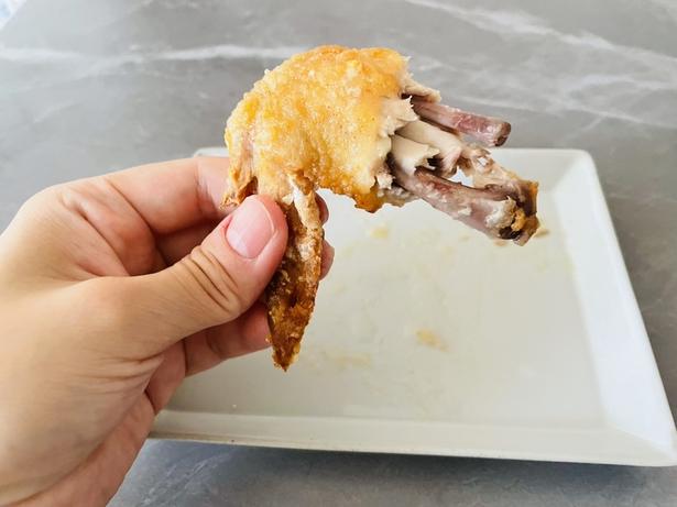 「手羽先は骨にお肉が残って食べにくい…」を解消する裏ワザ！（▶用意するものは？） 撮影／かに