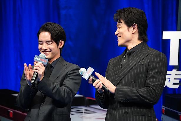 座長に感謝を伝えた赤楚衛二