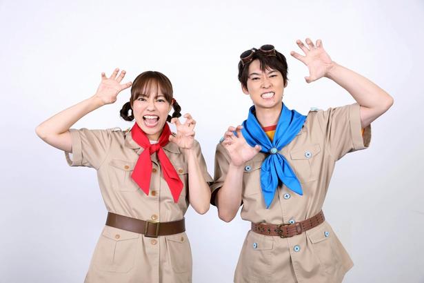 【写真を見る】NHK Eテレ「おかあさんといっしょ」の名コンビだった、あづきおねえさんと、まことおにいさんがポーズ！